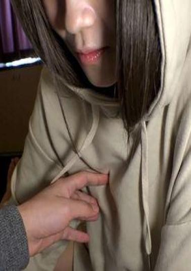 FC2PPV-4751641 I Tried To Take A Photo Of Her Idol-level Looks During Her Summer Vacation without Makeup.